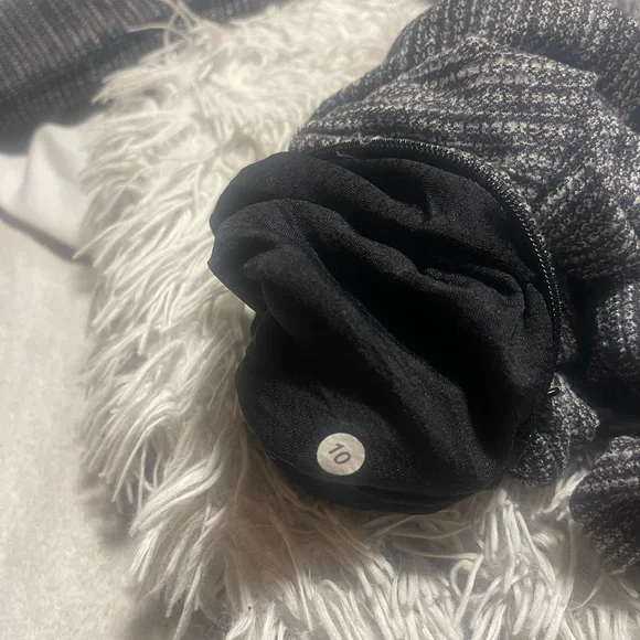 Lululemon" Think Fast Pullover - Picture 16 of 16